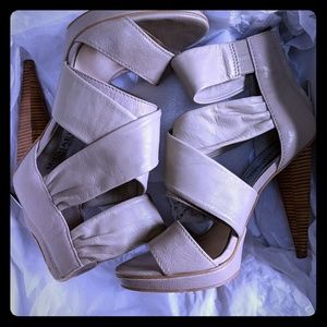 Michael Kors Heeled Booties Size 6